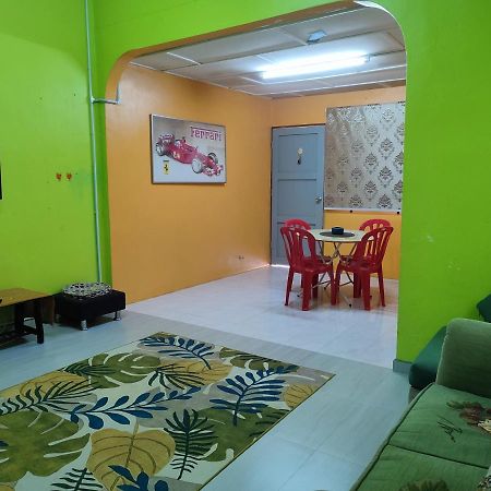 Kluang Barat Homestay Exterior foto