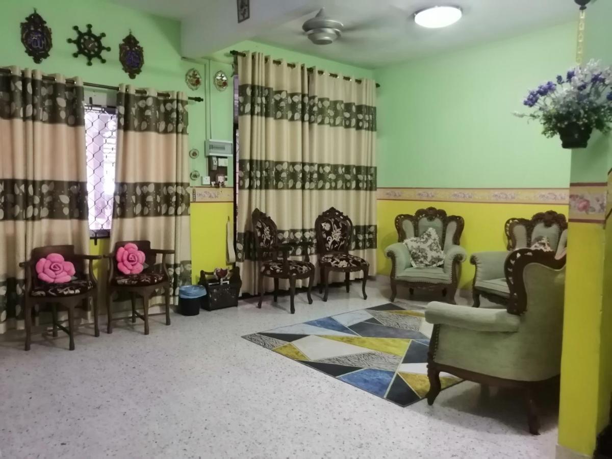 Kluang Barat Homestay Exterior foto
